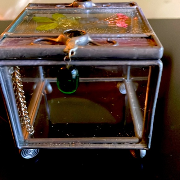 Hand Crafted Glass, Metal, Emerald Green Stones and Wild Flowers Jewelry Box - Picture 2 of 4